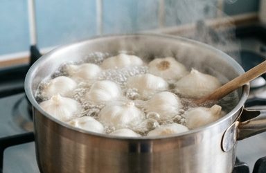 Kook 5 knoflookteentjes en je lost een veel voorkomend probleem op