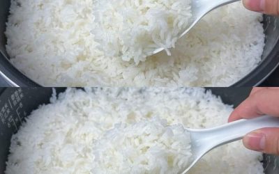 Verso acqua bollente sul riso! L’ho imparato in un ristorante. È il riso più delizioso che abbia mai mangiato.
